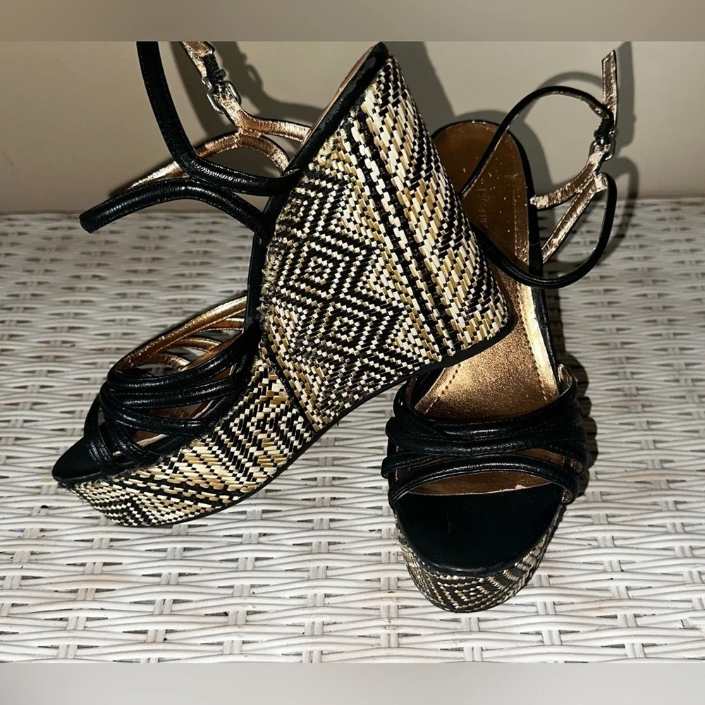 UEC BCBG HOSANNA Black and Tan Platform Wedge Sandals 6.5